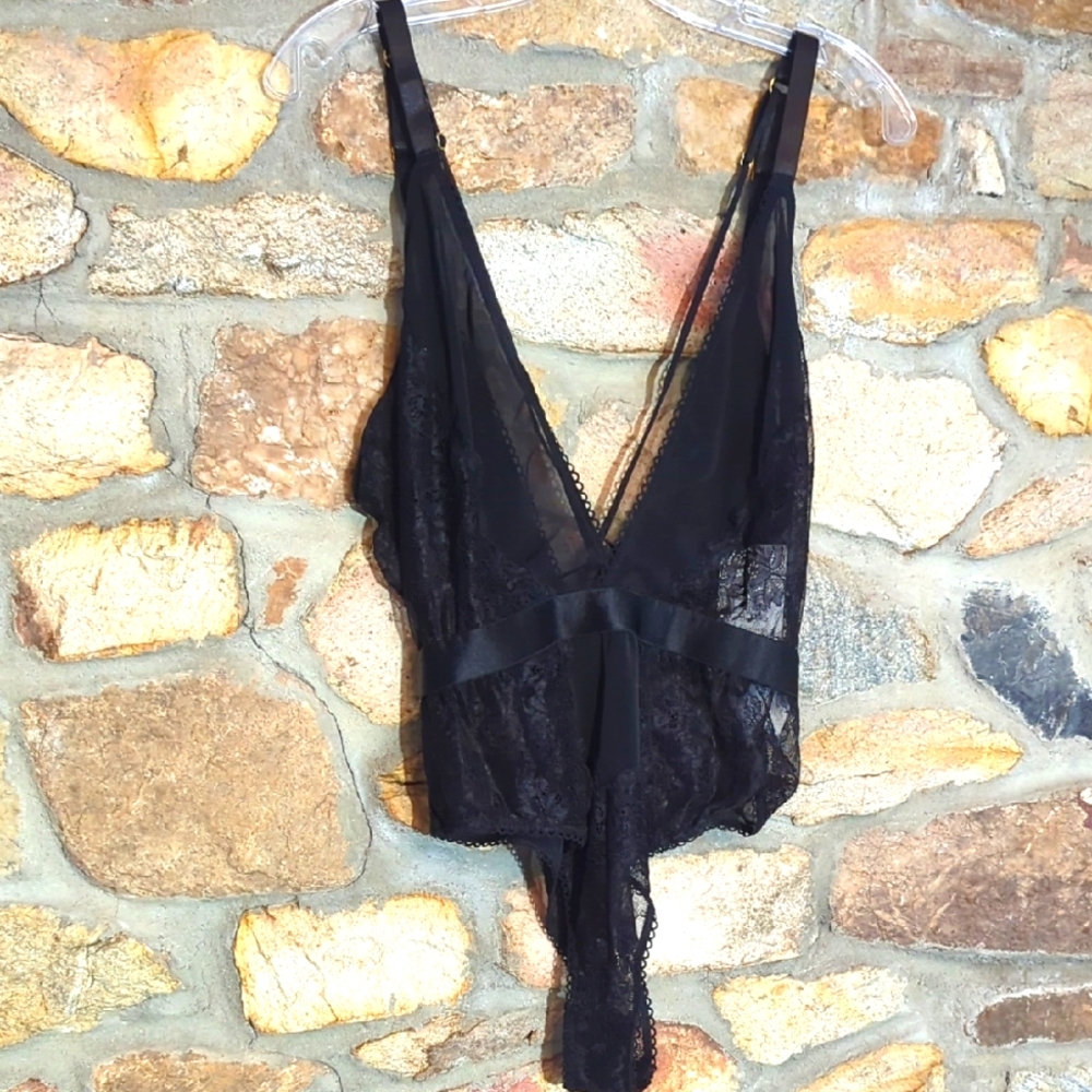 Eloquii Black Lace Plunge Bodysuit